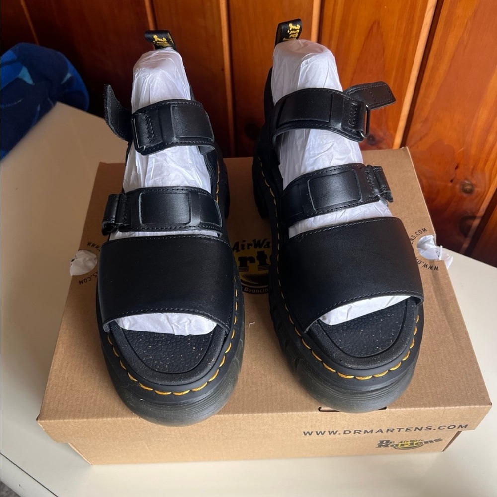 Doc Martens Ricki 3-Strap Platform Leather Sandals Women's Size 9 41